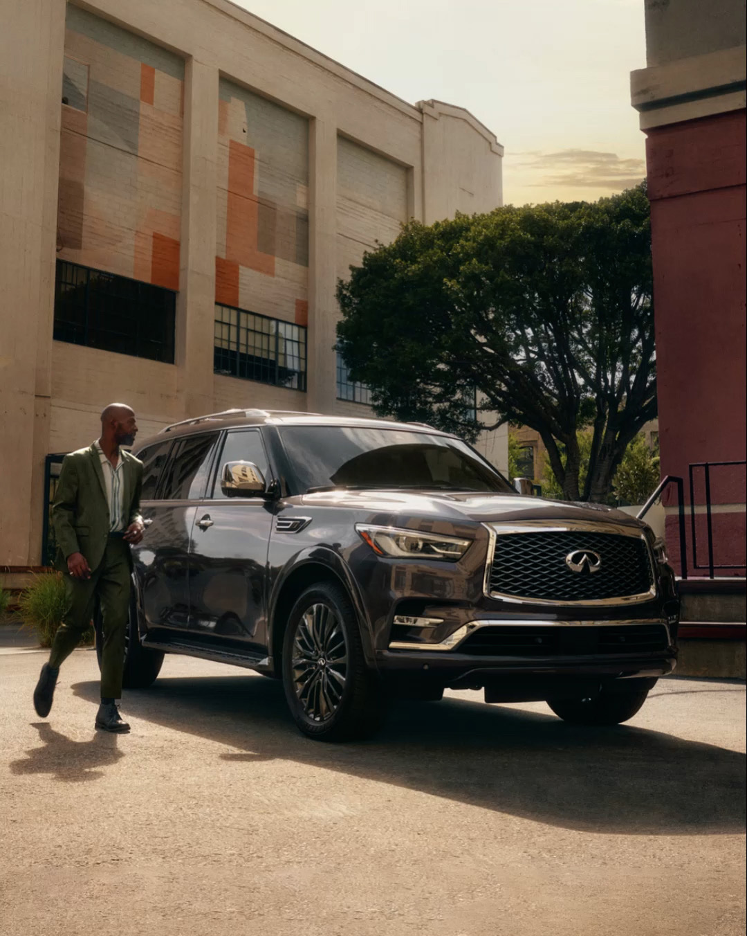 2024 INFINITI QX80 7-8 seater SUV